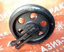 Колесо направляющее (ленивец) Yanmar YM55 / Yanmar VIO50.1 / Yanmar VIO55.1 Колесо направляющее (ленивец) Yanmar YM55 / Yanmar VIO50.1 / Yanmar VIO55.1