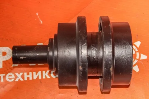 Поддерживающий каток на Hyundai R160 (1) фото 2