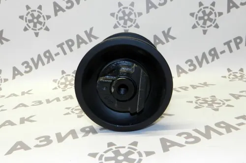 Опорный каток на Komatsu PC28 двубортный резин. гусеницы. фото 3