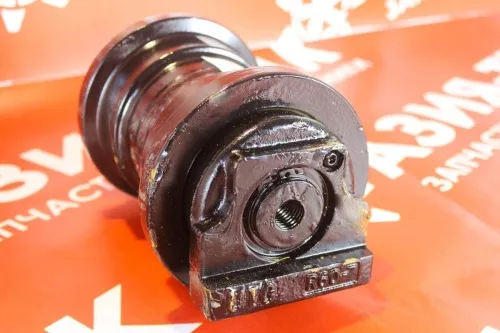 Поддерживающий каток на Hyundai R60.7 (1)