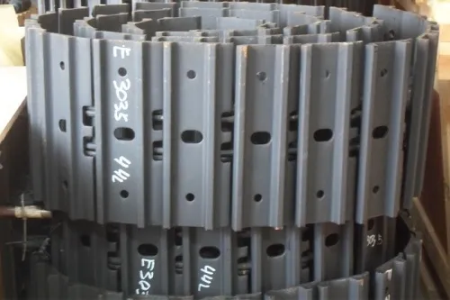 Гусеница металличеcкая Caterpillar 303.5 (300/44L) Гусеница металличеcкая Caterpillar 303.5 (300/44L)