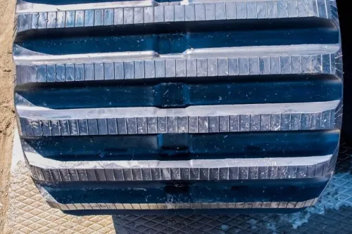 Резиновая гусеница 700x100x98 фото 2 Резиновая гусеница 700x100x98 фото 2