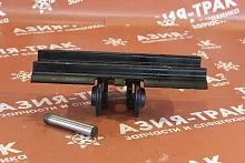 Звено цепи гусеничной с траком Komatsu PC30 (300mm, с пальцем) Звено цепи гусеничной с траком Komatsu PC30 (300mm, с пальцем)