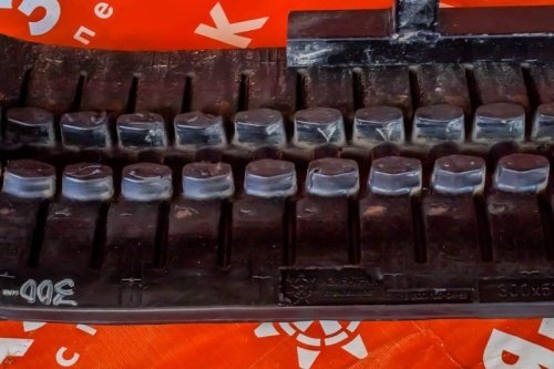 Резиновая гусеница 300x53x84 фото 3