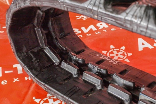 Резиновая гусеница 250x96x38 фото 3 Резиновая гусеница 250x96x38 фото 3