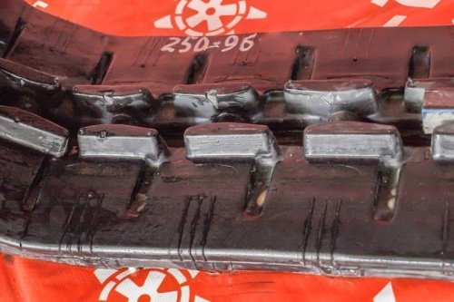 Резиновая гусеница 250x96x31 фото 3