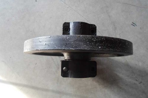 Колесо направляющее (ленивец) Takeuchi TL140 / TL150 / TL240 / TL250 фото 2 Колесо направляющее (ленивец) Takeuchi TL140 / TL150 / TL240 / TL250 фото 2