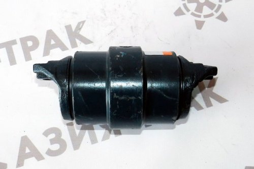 Поддерживающий каток на Kubota U165 фото 2 Поддерживающий каток на Kubota U165 фото 2