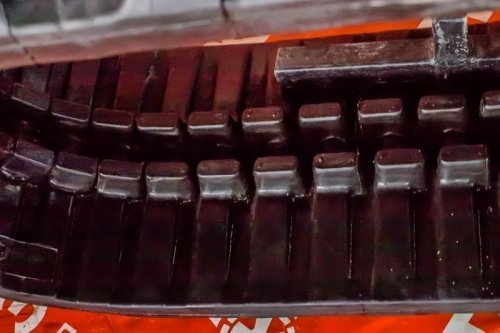 Резиновая гусеница 300x55x76 фото 3 Резиновая гусеница 300x55x76 фото 3