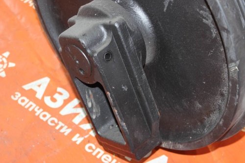 Колесо направляющее (ленивец) Komatsu PC200-5 фото 5