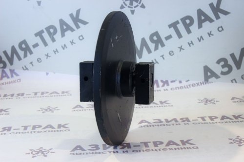 Колесо направляющее (ленивец) переднее Bobcat 220 фото 5