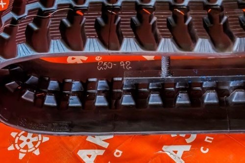 Резиновая гусеница 250x72x52 фото 3 Резиновая гусеница 250x72x52 фото 3