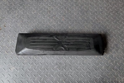Накладка на гусеницы 216-600 (600H) с клипсой