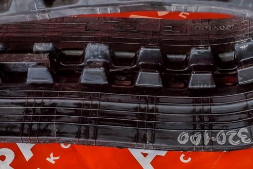 Резиновая гусеница 320x100x45 фото 3 Резиновая гусеница 320x100x45 фото 3