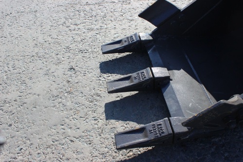 Ковш стандартный Komatsu PC28 фото 3