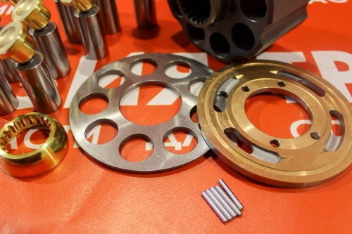 Блок цилиндров TM18 в сборе с поршнями фото 3