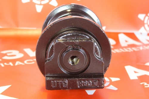 Поддерживающий каток на Hyundai R60.7 (1) фото 3