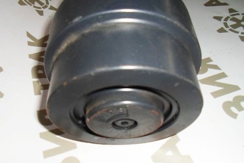 Поддерживающий каток на Komatsu PC60.5 фото 3 Поддерживающий каток на Komatsu PC60.5 фото 3