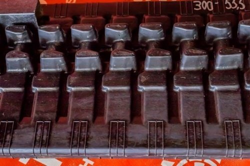 Резиновая гусеница 300x55,5x82Y фото 3 Резиновая гусеница 300x55,5x82Y фото 3