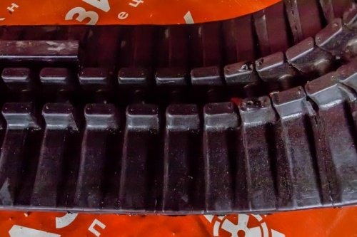 Резиновая гусеница 300x55x72 фото 3 Резиновая гусеница 300x55x72 фото 3