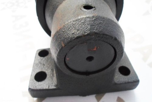 Поддерживающий каток на Komatsu PC60.5 фото 5 Поддерживающий каток на Komatsu PC60.5 фото 5