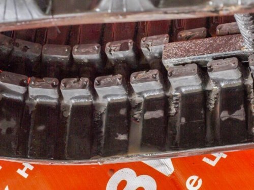 Резиновая гусеница 230x48x70 фото 3 Резиновая гусеница 230x48x70 фото 3