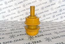 Поддерживающий каток на Komatsu D65A Поддерживающий каток на Komatsu D65A