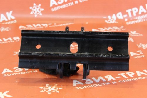 Звено цепи гусеничной с траком Komatsu PC30 (300mm, с пальцем) фото 3 Звено цепи гусеничной с траком Komatsu PC30 (300mm, с пальцем) фото 3