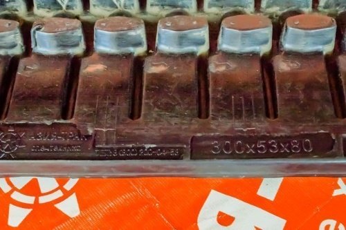 Резиновая гусеница 300x53x84 фото 4