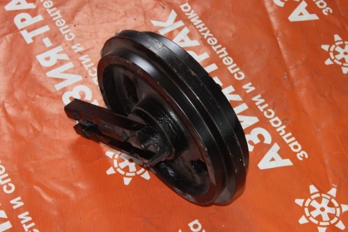 Колесо направляющее (ленивец) Yanmar B3 фото 4