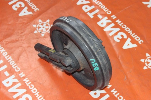 Колесо направляющее (ленивец) Yanmar B3U фото 4 Колесо направляющее (ленивец) Yanmar B3U фото 4