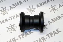 Опорный каток на Komatsu PC28 двубортный резин. гусеницы. Опорный каток на Komatsu PC28 двубортный резин. гусеницы.