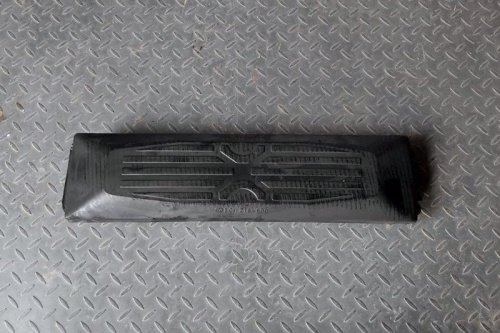 Накладка на гусеницы 216-600 (600H3) с клипсой