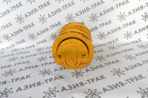 Опорный каток на Komatsu D85A двубортный фото 2