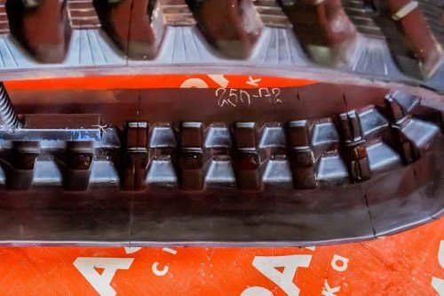 Резиновая гусеница 250x72x57 фото 3 Резиновая гусеница 250x72x57 фото 3