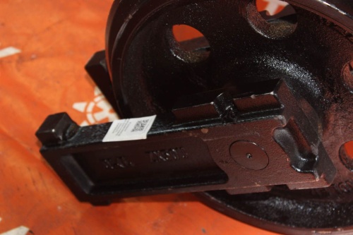 Колесо направляющее (ленивец) Hitachi EX55UR фото 4 Колесо направляющее (ленивец) Hitachi EX55UR фото 4