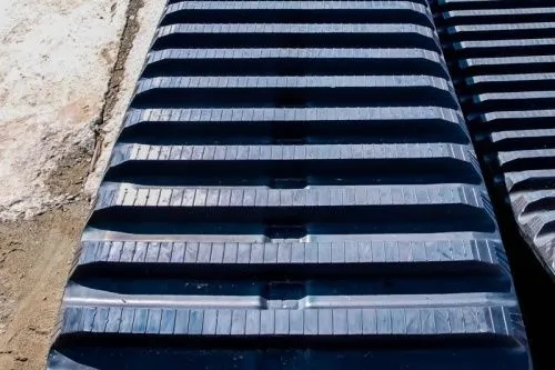 Резиновая гусеница 700x100x80 фото 2 Резиновая гусеница 700x100x80 фото 2