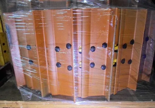 Гусеница металлическая Komatsu D31 (400мм / 41L) Гусеница металлическая Komatsu D31 (400мм / 41L)