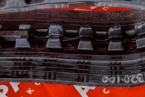 Резиновая гусеница 320x100x45 фото 3 Резиновая гусеница 320x100x45 фото 3