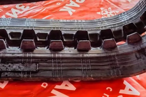 Резиновая гусеница 320x100x43 фото 3 Резиновая гусеница 320x100x43 фото 3