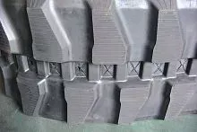 Резиновая гусеница 400x72,5x74KW Резиновая гусеница 400x72,5x74KW