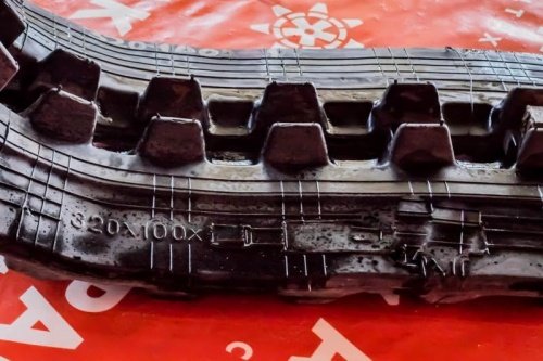 Резиновая гусеница 320x100x37 фото 3 Резиновая гусеница 320x100x37 фото 3