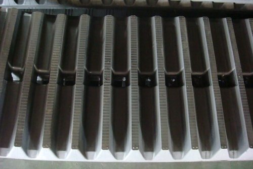 Резиновая гусеница 600x100x82 Резиновая гусеница 600x100x82