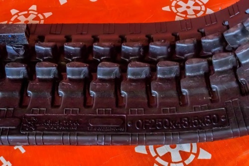 Резиновая гусеница 250x48,5x80Y фото 3 Резиновая гусеница 250x48,5x80Y фото 3