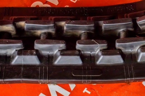 Резиновая гусеница 250x109x38 фото 3 Резиновая гусеница 250x109x38 фото 3