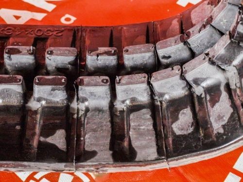 Резиновая гусеница 230x48x74 фото 3 Резиновая гусеница 230x48x74 фото 3