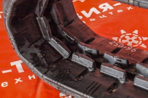 Резиновая гусеница 250x96x41 фото 3 Резиновая гусеница 250x96x41 фото 3