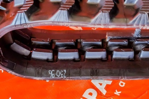 Резиновая гусеница 230x96x37 фото 3 Резиновая гусеница 230x96x37 фото 3