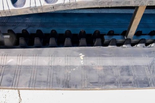 Резиновая гусеница 700x100x98 фото 3 Резиновая гусеница 700x100x98 фото 3