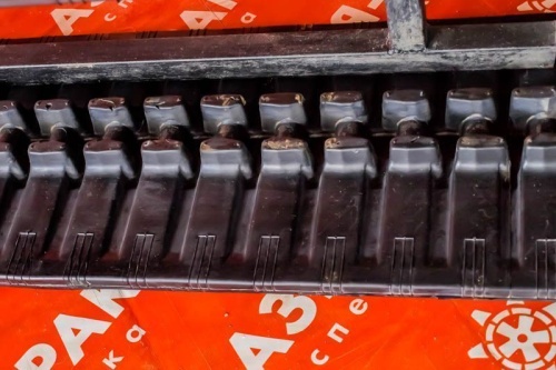 Резиновая гусеница 400x74x68 фото 3 Резиновая гусеница 400x74x68 фото 3